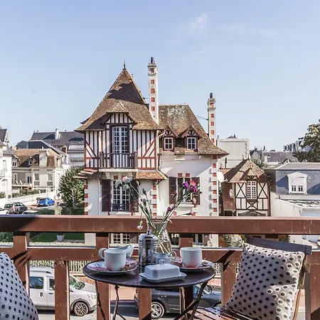 Velleda - Au Coeur De Довиль